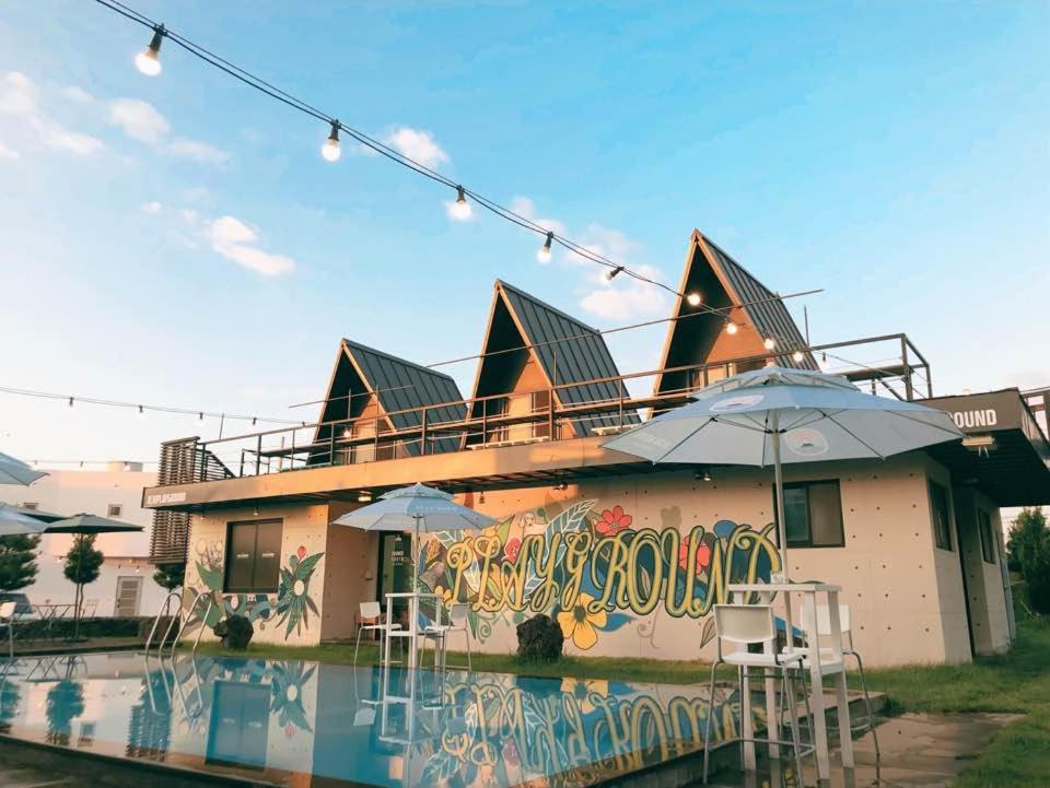 Хостел Jeju Playground Экстерьер фото